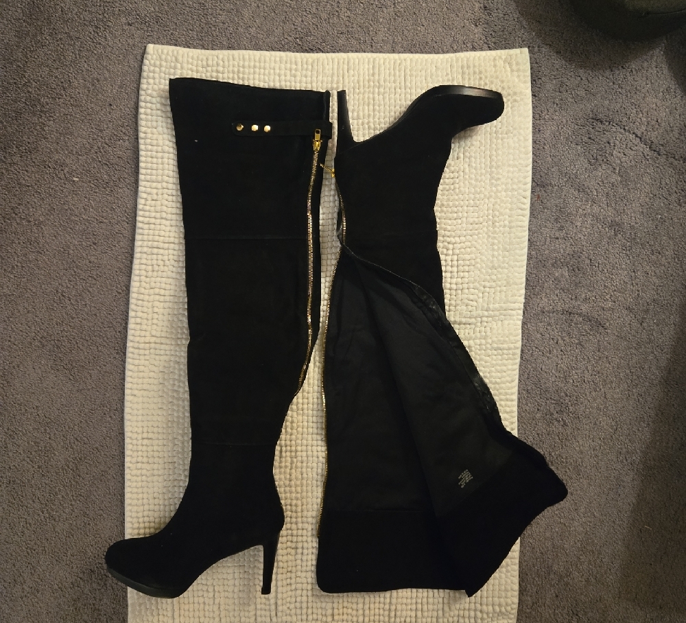 Sleek Black Over the Knee Boots with Stiletto Heel